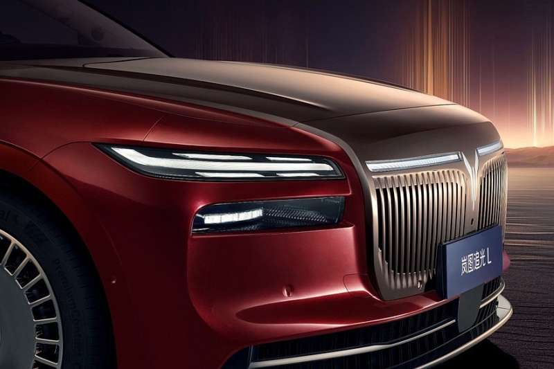 Роскошный полноприводный седан Voyah Passion L: продажи начались