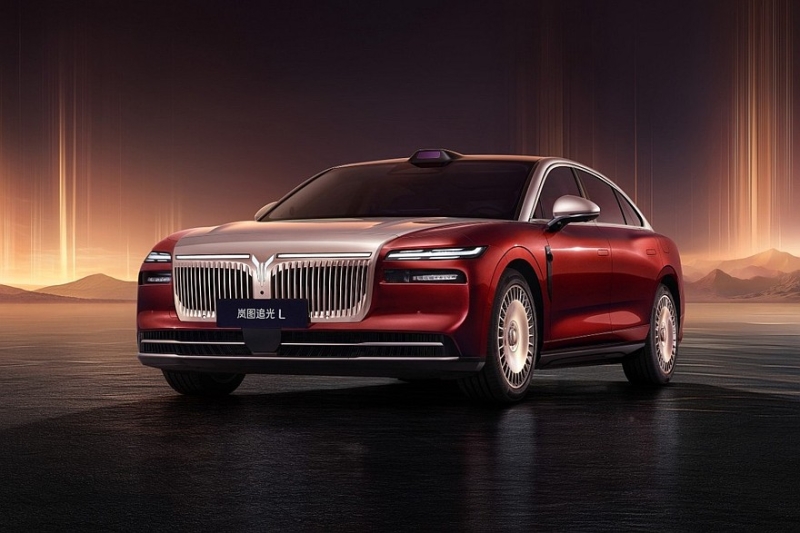 Роскошный полноприводный седан Voyah Passion L: продажи начались