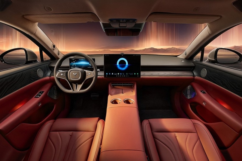 Роскошный полноприводный седан Voyah Passion L: продажи начались