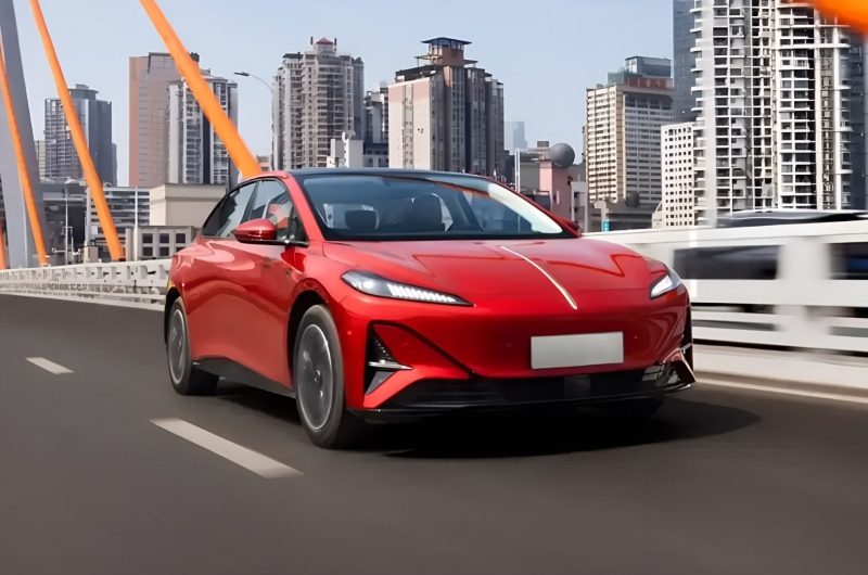 Седан Hongqi Tiangong 05 позволит обойтись без ключа