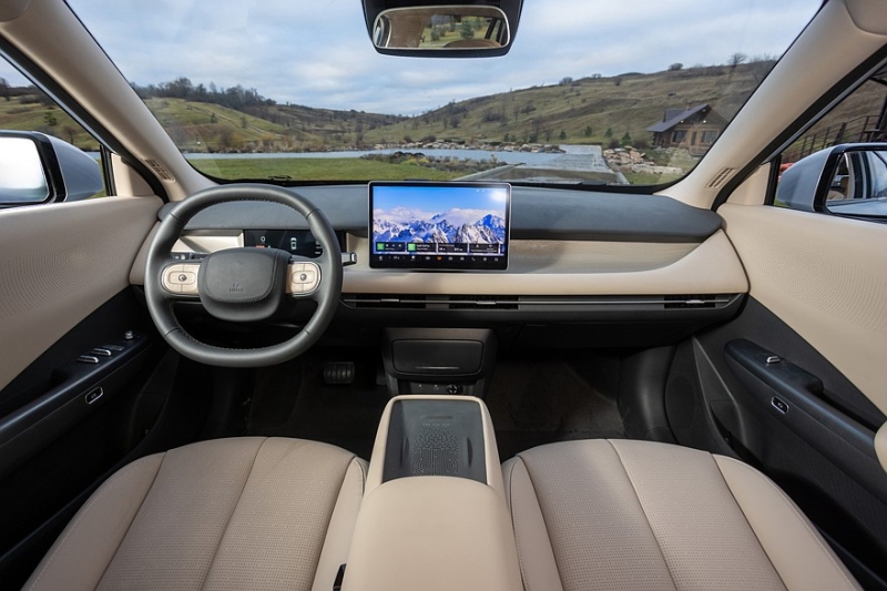 Старт продаж кроссовера Evolute i-Joy нового поколения: полный прайс-лист