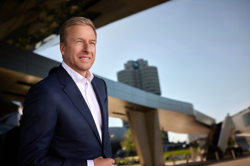 У компании BMW появился новый гендиректор: Милан Неделькович вместо Оливера Ципзе