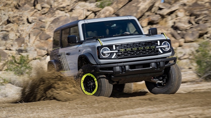 Ford рассекретил Bronco RTR: яркий декор, новая подвеска и базовый мотор