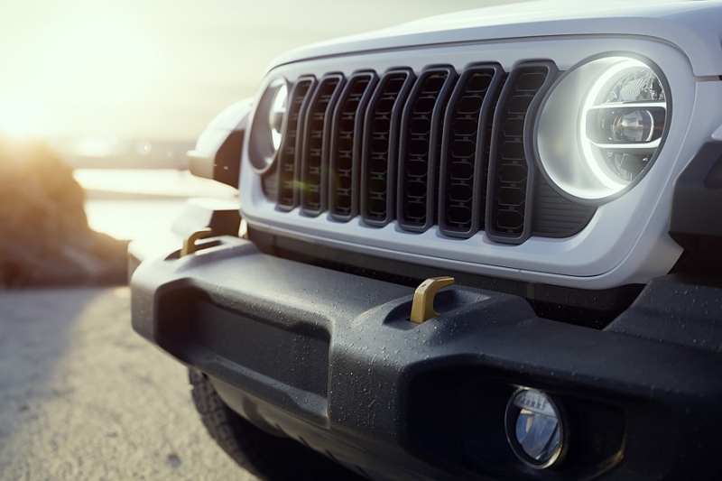 Jeep отмечает 85-летие с помощью спецверсий Wrangler и Gladiator. Цены известны