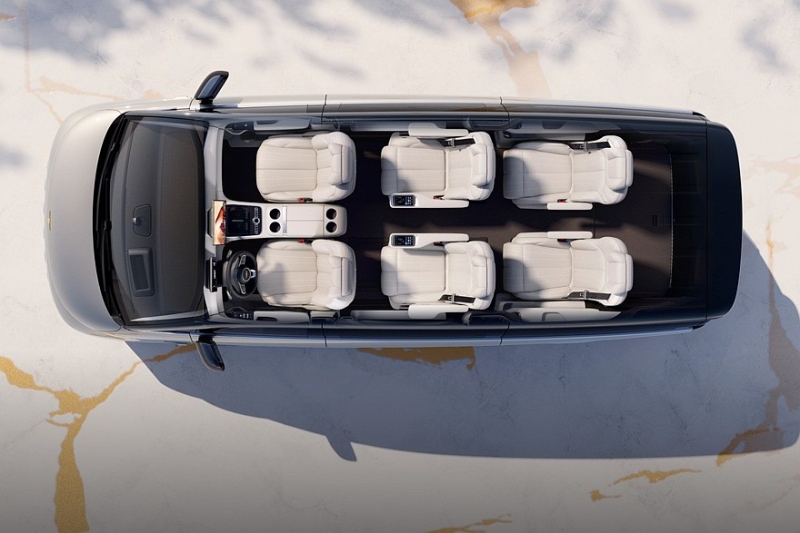 Минивэн Geely Galaxy V900: стандартный полный привод и эмблема из чистого золота