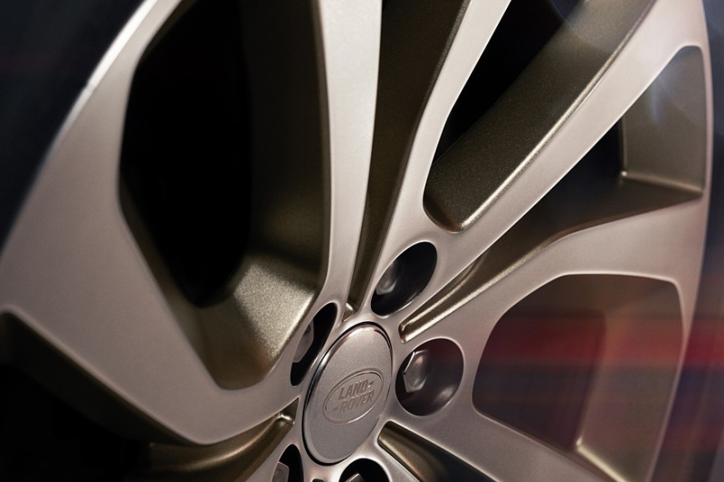 Range Rover посвятил Лондону спецверсии кроссоверов Evoque Hoxton и Velar Belgravia