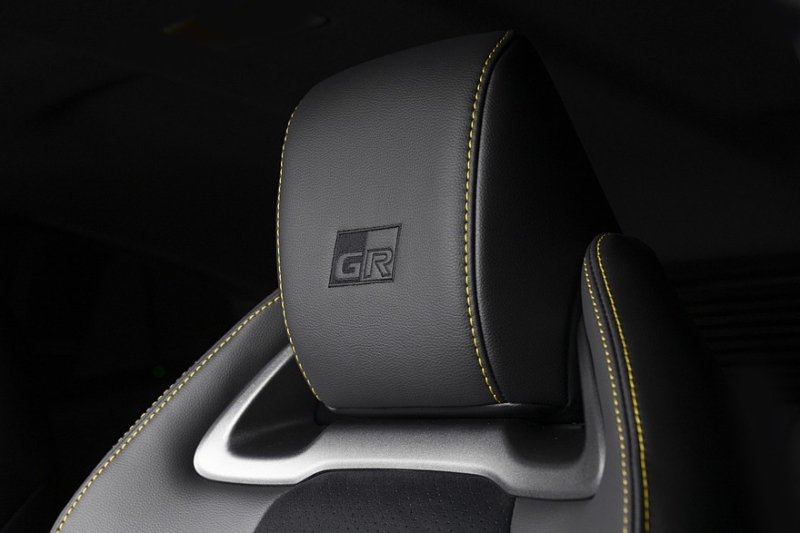 Toyota показала хот-хэтч GR Yaris Morizo RR: новый аэродинамический обвес и гоночный руль