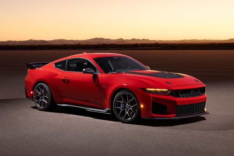 Вместо Shelby GT500: представлен Ford Mustang Dark Horse SC с компрессорным V8