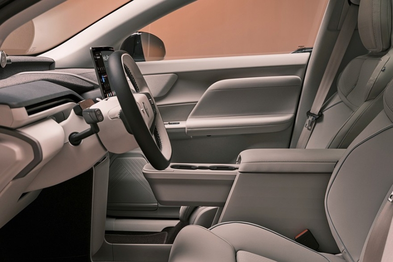 Volvo EX60: без дверных ручек, до 810 км на одной зарядке, сразу есть версия Cross Country