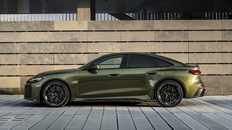 Audi полностью рассекретила новые «заряженные» лифтбек и универсал RS 5