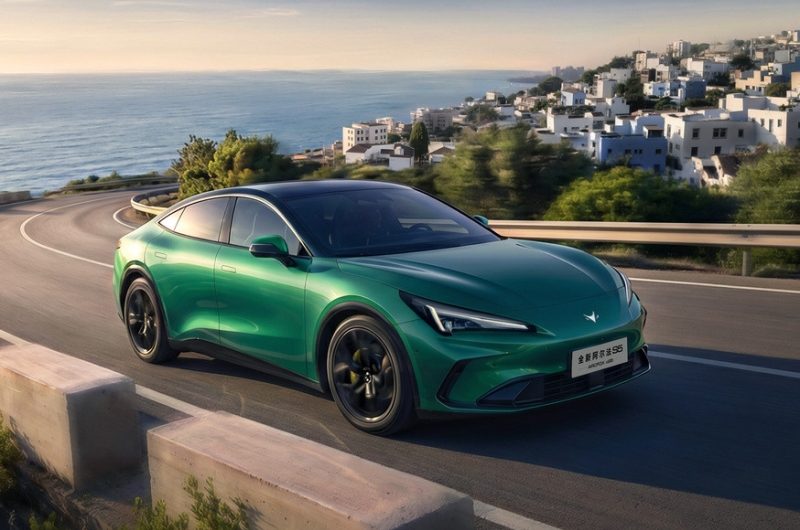 Большой седан Arcfox Alpha S5 от BAIC: рестайлинг и расширение гаммы