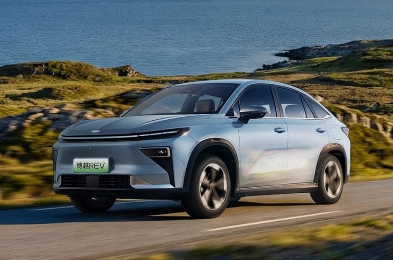 Geely готовится запустить в продажу купеобразный кроссовер Atlas REV