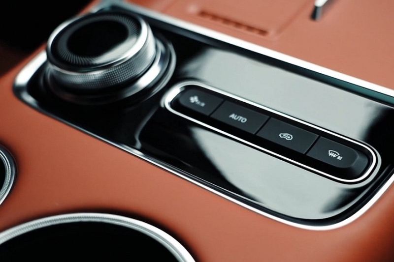 Geely готовится запустить в продажу купеобразный кроссовер Atlas REV