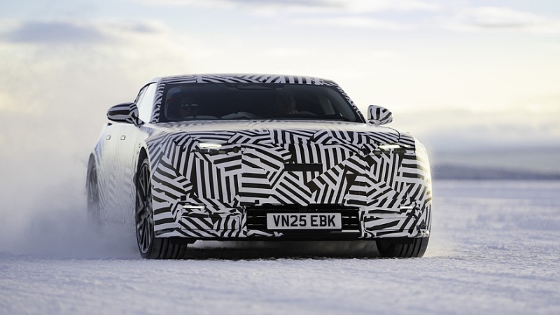 Jaguar GT готовится к премьере: прототип новинки показался в ходе зимних испытаний