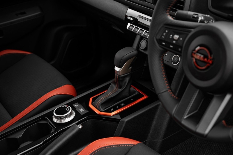 Новый пикап Nissan Navara готов к старту продаж: дороже исходного Mitsubishi L200