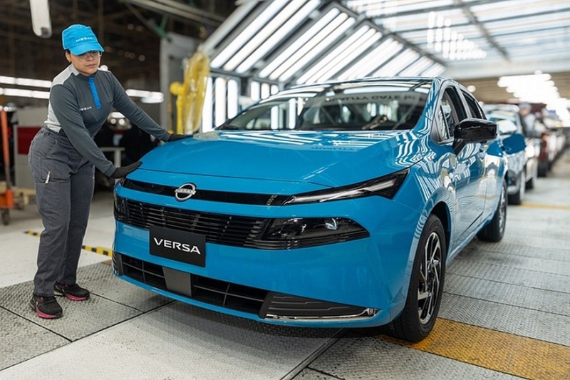 Новый седан Nissan Versa: фото салона, оснащение и дата премьеры