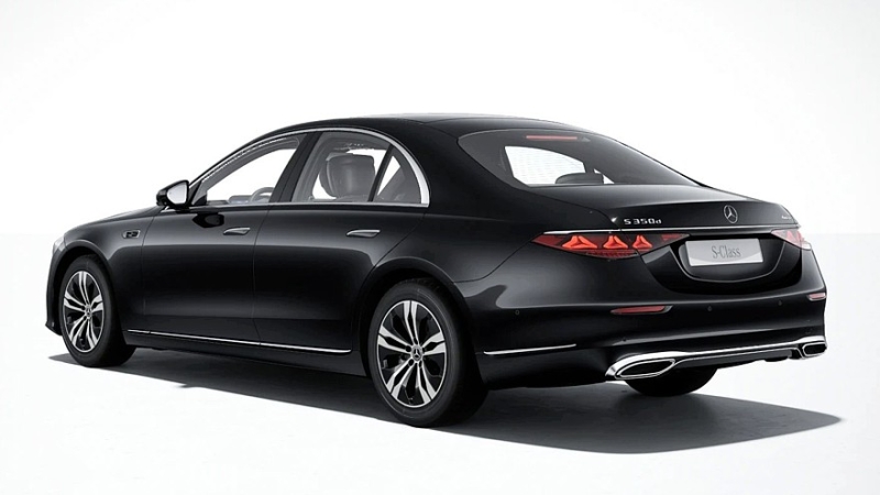 Обновлённый Mercedes-Benz S-Class: смотрим базовую комплектацию с тканевым салоном