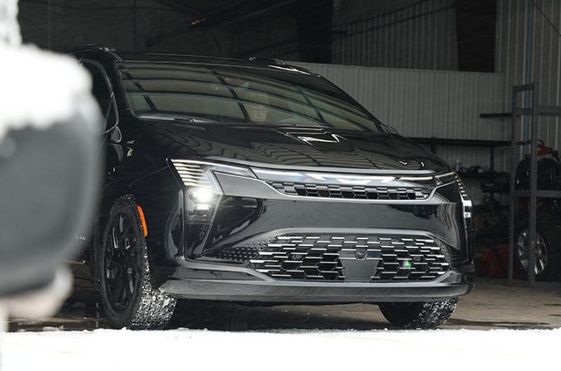 Рестайлинг принёс минивэну Chrysler Pacifica оптику в стиле Kia Carnival