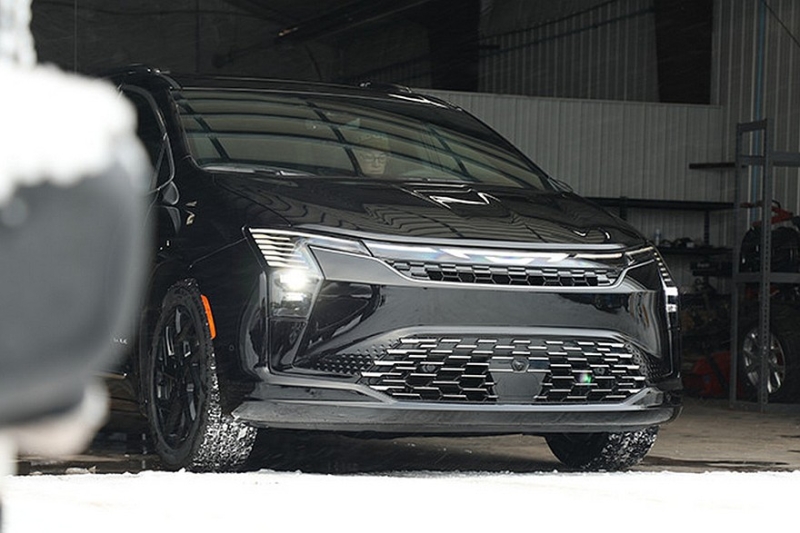 Рестайлинг принёс минивэну Chrysler Pacifica оптику в стиле Kia Carnival