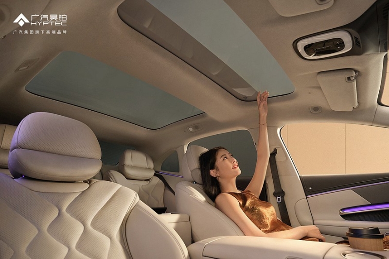 Роскошный седан Hyptec A800 от GAC: интересная фишка в салоне и полный привод