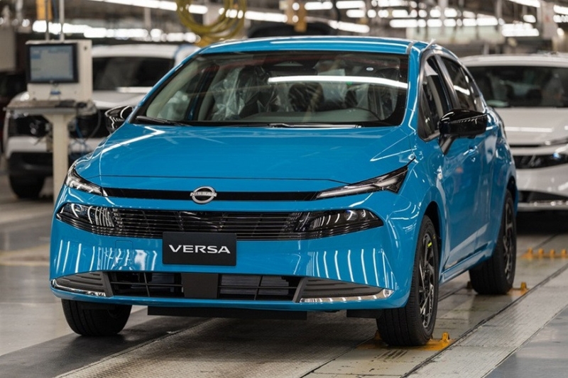 Седан Nissan Versa, он же Almera и Sunny, перешёл в новое поколение: первые официальные фото