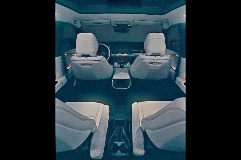 Таинственная новинка Toyota &ndash; это трёхрядный кроссовер, премьера &ndash; на следующей неделе