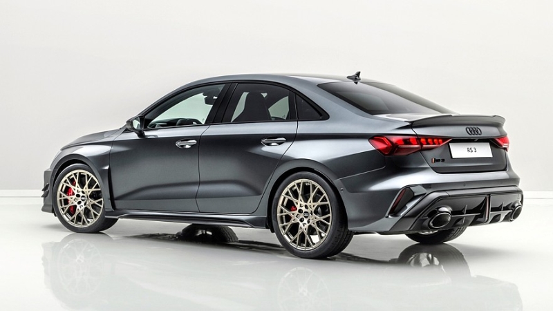 Audi RS 3 competition limited: регулируемая подвеска, новый обвес и большая наценка