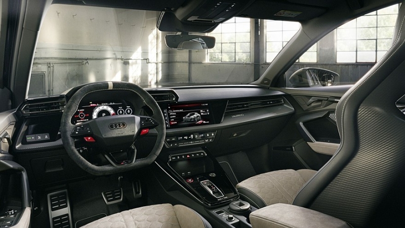 Audi RS 3 competition limited: регулируемая подвеска, новый обвес и большая наценка