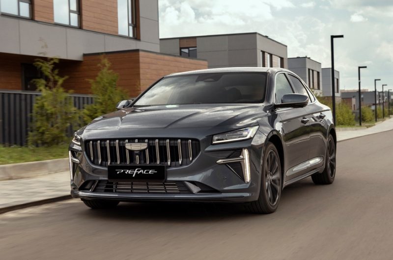 Бизнес-седан Geely Preface получил в России «придушенный» мотор: объявлены цены