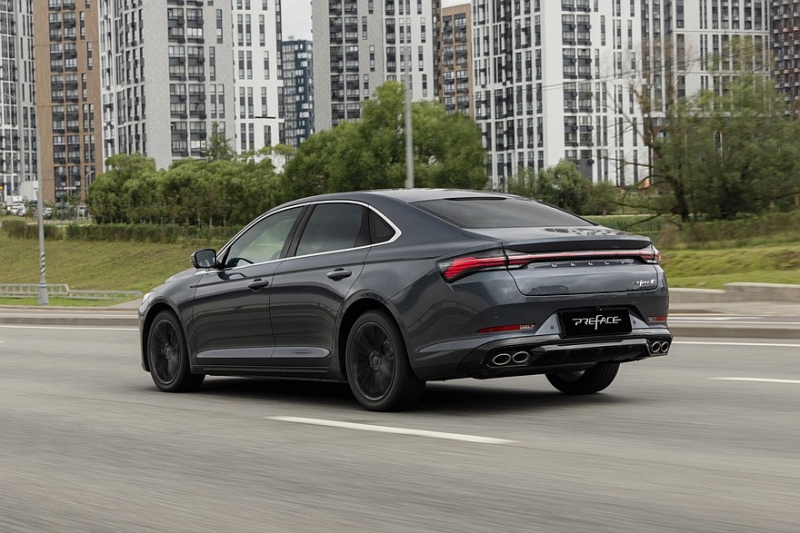Бизнес-седан Geely Preface получил в России «придушенный» мотор: объявлены цены
