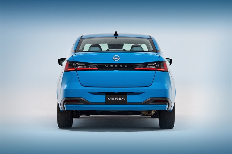 Бюджетный седан Nissan Versa, он же Almera и Sunny: новый имидж и старый мотор