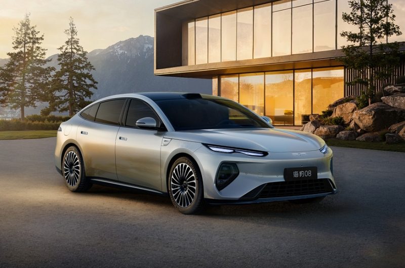 Ещё один флагман BYD: показан большой седан Seal 08
