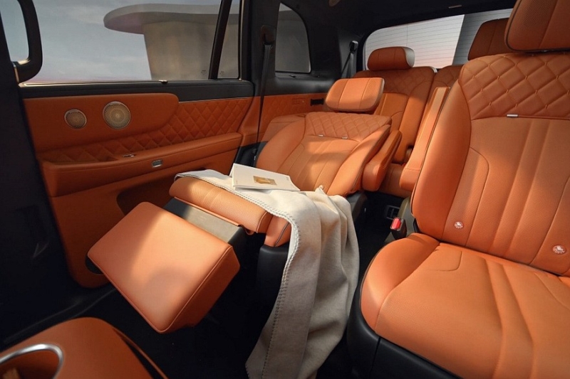 Флагманский кроссовер Wey V9X от Great Wall: фото салона и скандал