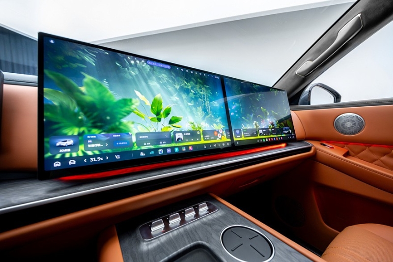 Флагманский кроссовер Wey V9X от Great Wall: фото салона и скандал