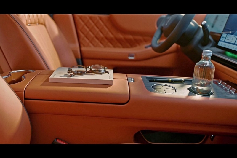 Флагманский кроссовер Wey V9X от Great Wall: фото салона и скандал