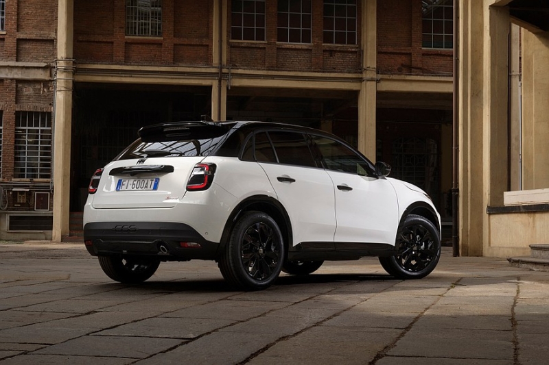 Кроссовер Fiat 600: теперь и чисто бензиновая версия с механикой