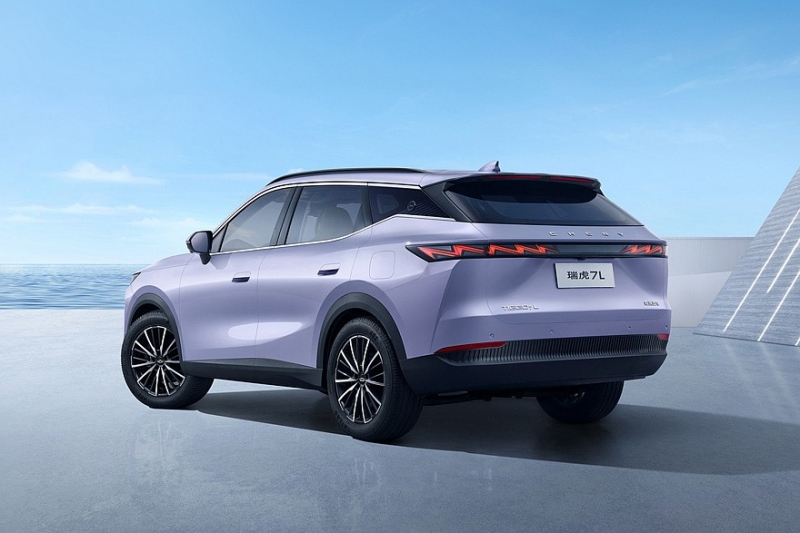 Кроссовер Omoda C7, доступный и в России, стал Chery Tiggo 7L с измененным дизайном