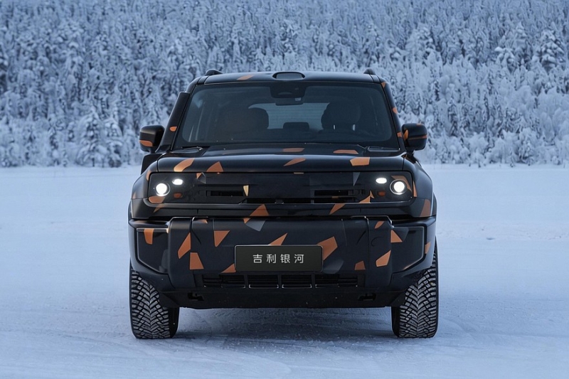 Линейку Geely пополнит брутальный кроссовер: официальные фото