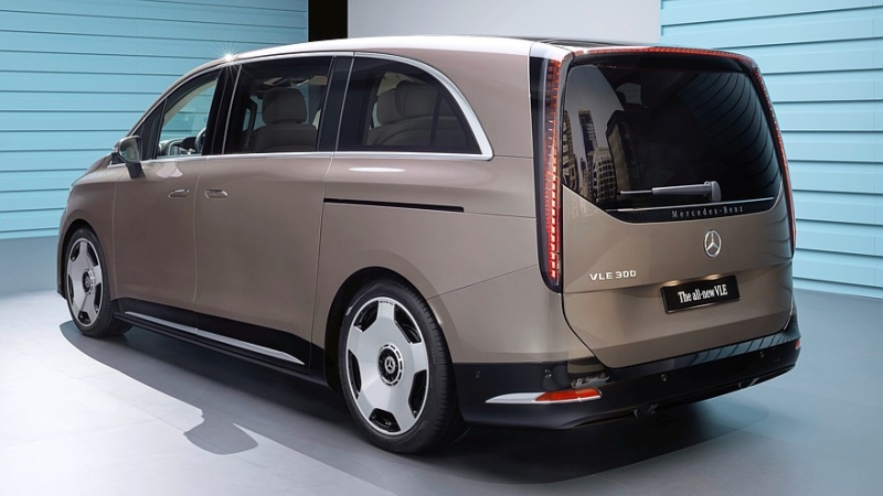 Mercedes-Benz VLE пришёл на смену минивэну V-класса: тяжёлый электролюкс для богатых