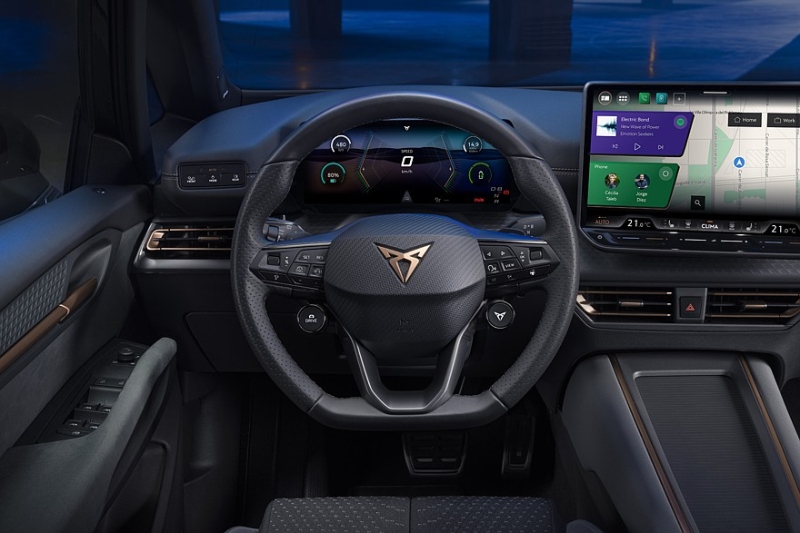 Обновлён хэтчбек Cupra Born: фирменный &laquo;нос&raquo;, физические кнопки на руле, больше запас хода