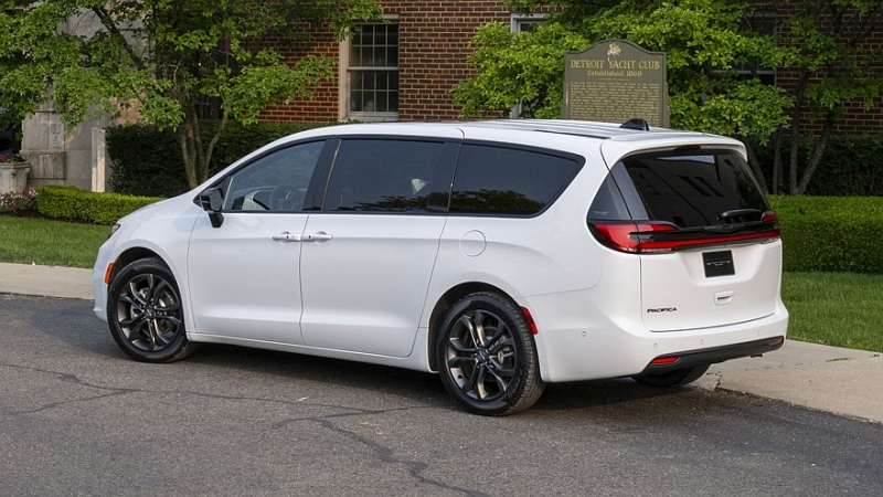 Обновлённый минивэн Chrysler Pacifica обзавёлся ценником