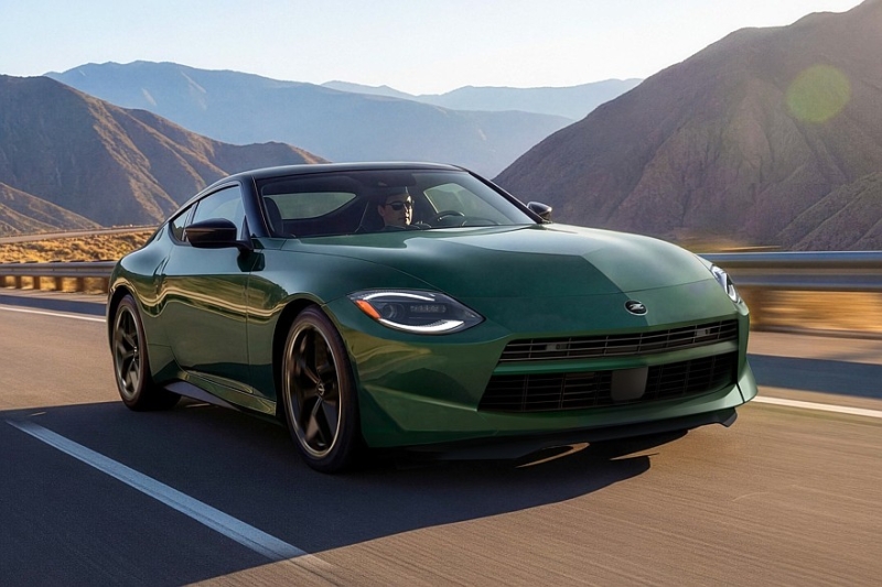 Обновлённый Nissan Z: ретро-передок в «базе», версия Nismo с МКП и тормозами от GT-R