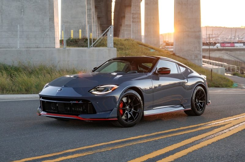 Обновлённый Nissan Z: ретро-передок в «базе», версия Nismo с МКП и тормозами от GT-R