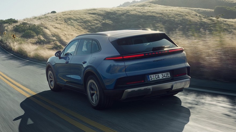 Пополнение в семействе: Porsche Cayenne S Electric расположился между базовой версией и Turbo