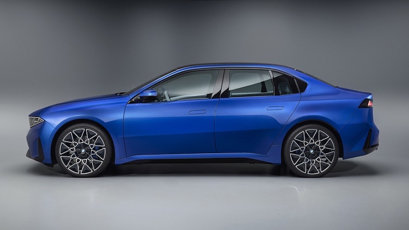 Рассекречен седан BMW i3: новый фирменный стиль, 469-сильная установка и запас хода в 900 км