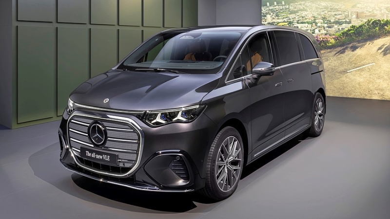 Роскошный минивэн Mercedes-Maybach VLS готовится к премьере