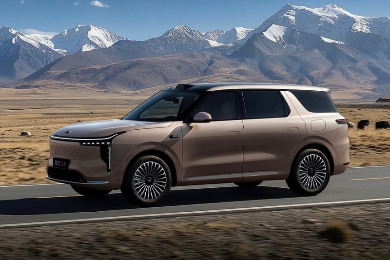 SAIC подхватил моду на &laquo;клонирование&raquo; флагманов: представлен кроссовер IM LS8