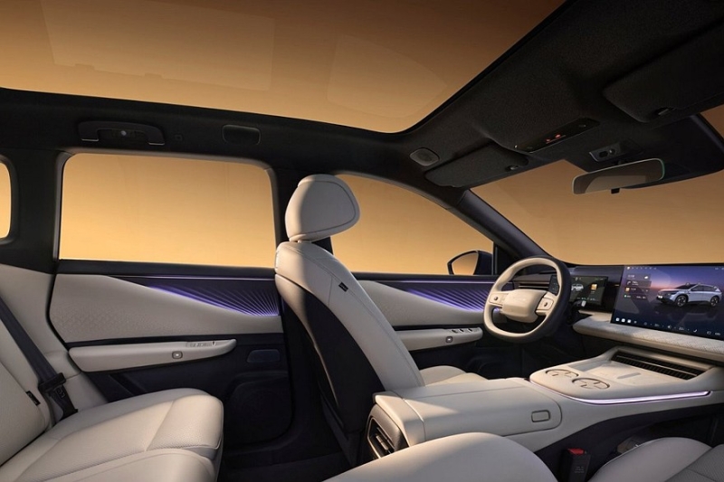 Старт продаж Nissan NX8 уже близко: показан интерьер