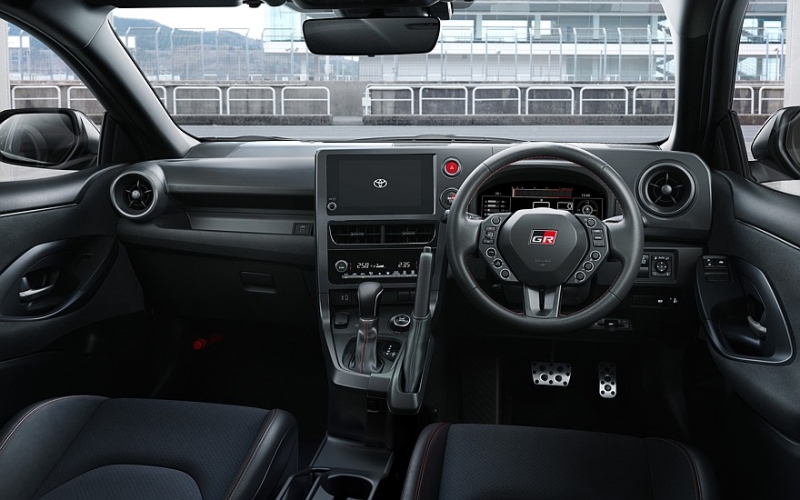 Toyota GR Yaris опять обновлён: гоночный руль для всех версий и улучшенная управляемость