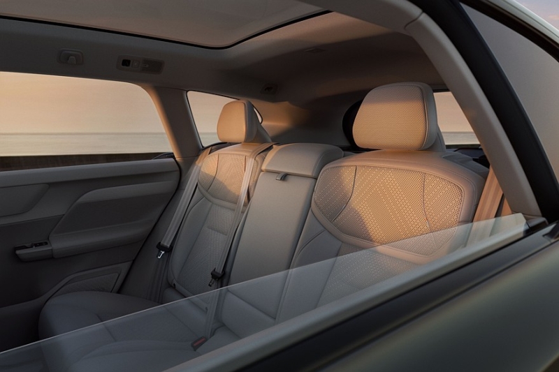 Volvo наращивает производство EX60 и не планирует выпускать кросс-купе на его базе